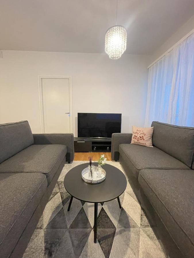 Pearl Apartment โรวานิเอมิ ภายนอก รูปภาพ